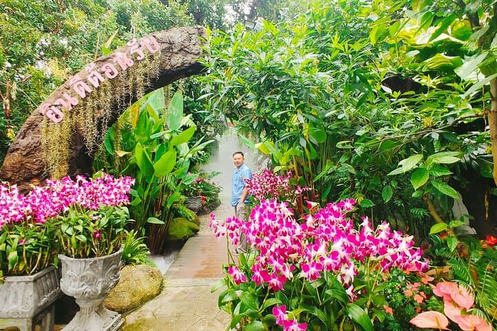 Private 3-Day Chiang Mai and Chiang Rai Highlights Tour: Sticky Waterfall, Elephant Sanctuary & White Temple photo 5