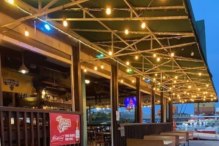 St. Thomas Nightlife: 3-Hour Private Bar-Hopping Experience photo 2