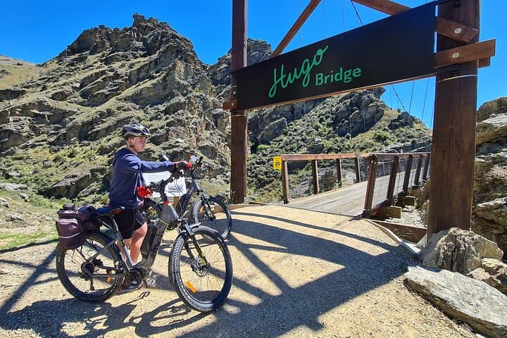 Lake Dunstan E-Bike Trail: Cromwell to Clyde Scenic Ride photo 2