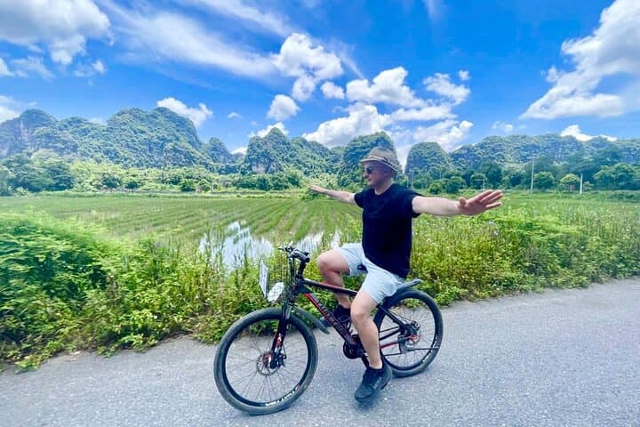 Trang An & Bich Dong Day Trip from Hanoi: Boat, Bike and Pagoda photo 4