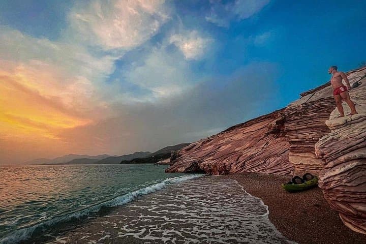 Sunset Kayak and SUP Tour to Lukova Caves & Secret Beaches photo 3