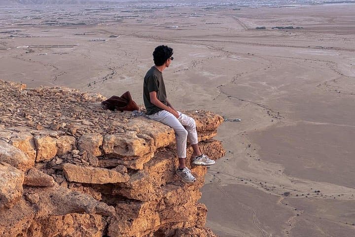 Edge of the World: Al-Manjoor Trail Sunset Hike Near Riyadh photo 1