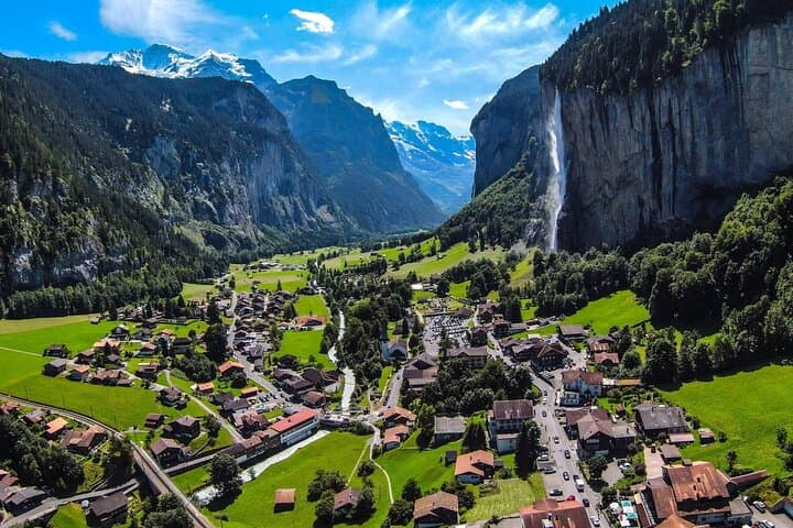 Exploring Zurich in 3 Days: City Sights, Rhine Falls & Green Spaces