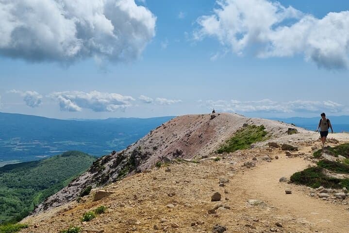 Niseko Guided Hiking Day Trip — Annupuri, Mt. Yotei & Local Peaks photo 3