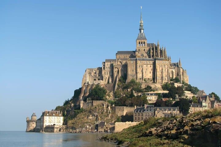 3-Day Normandy, Brittany & Loire Valley Private Tour from Paris: Mont‑Saint‑Michel to Chambord