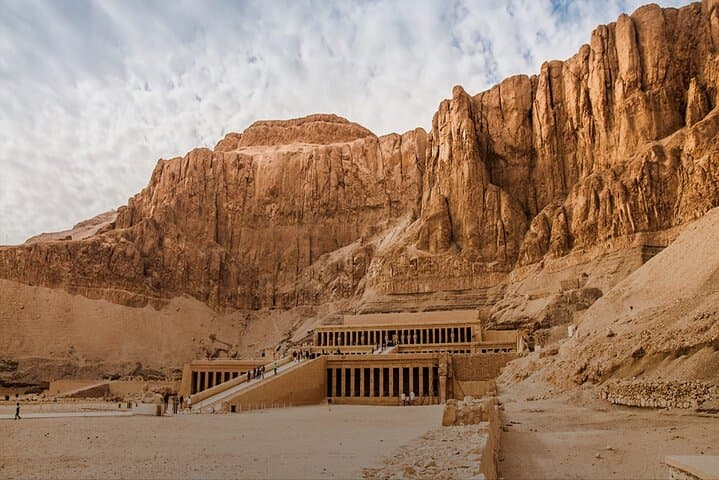 Sunrise Hot Air Balloon and West Bank Tour — Luxor Valley of the Kings Experience photo 3