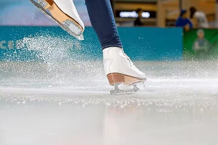 Dubai Ice Rink Experiences at The Dubai Mall — 90-Minute Public Skating & Lessons photo 4