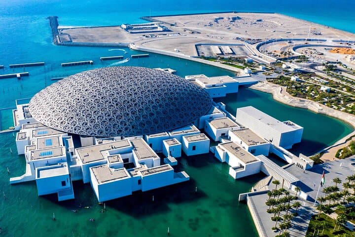 Abu Dhabi Full-Day City Tour from Dubai: Sheikh Zayed, Corniche & Cultural Stops photo 2