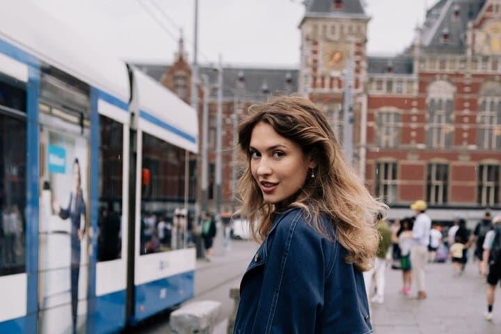 Explore Amsterdam’s Hidden Gems: Private Walking Tours with a Local