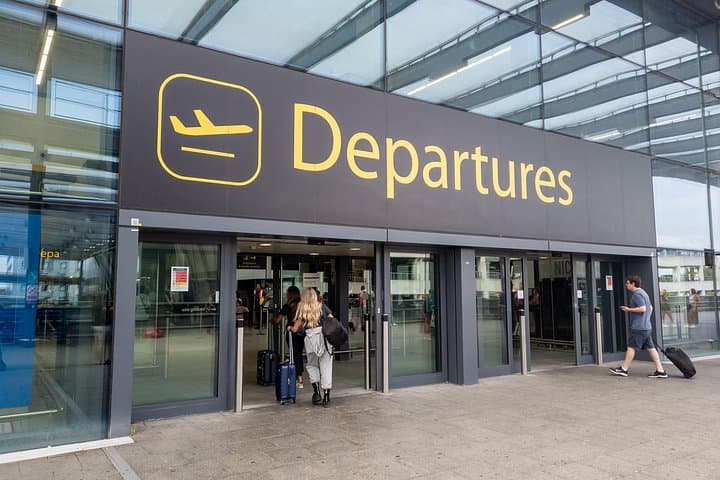 Private Transfer: Southampton Cruise Port to Gatwick with Stonehenge Stop photo 3