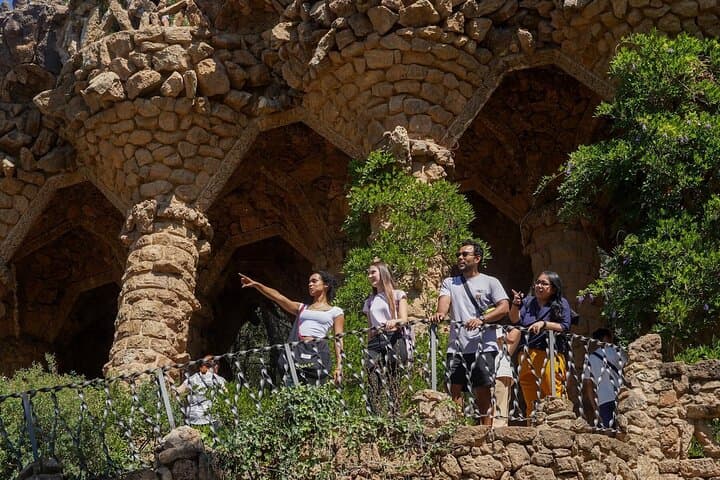 Skip-the-Line Guided Tour of Park Güell — Gaudí's Mosaic Monumental Park photo 4
