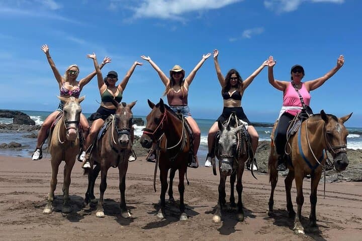 Jaco Beach Horseback Riding: 2-Hour Jungle & Beach Equine Adventure