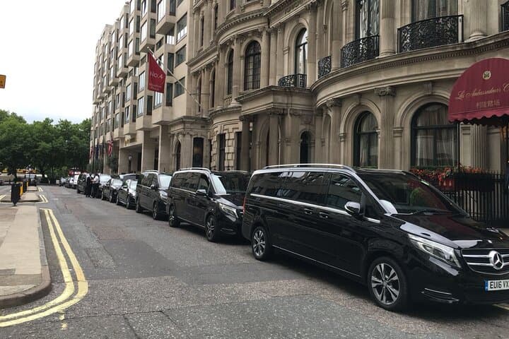 Stansted Airport to Oxford Private Transfer — Direct Door-to-Door Airport Ride photo 4