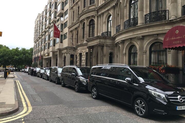 Private Transfer from London City Airport to Oxford — Door-to-Door Comfort and Local Insight photo 5