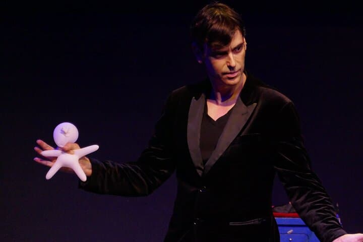LIOZ Comedy Magic Uncensored at Planet Hollywood — Las Vegas Adult Magic Show photo 4