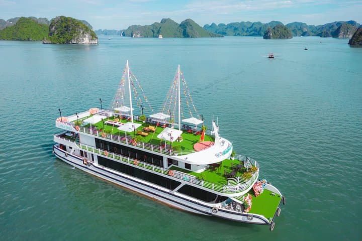 Halong Bay Luxury Day Cruise with Kayaking, Titop Island & Surprise Cave photo 1