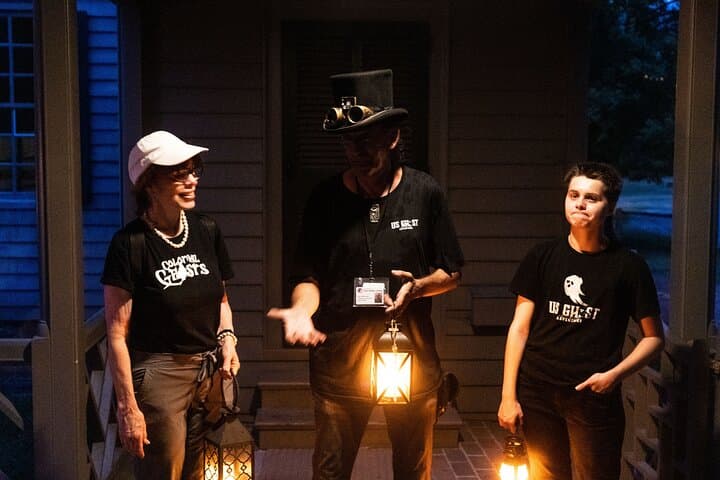 Williamsburg Haunted Ghost Tour: Night Walk Through Colonial Ghosts & Historic Streets photo 6