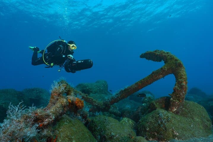DPV Scooter Dive in Funchal — Underwater Scooter Adventure for Certified Divers photo 2