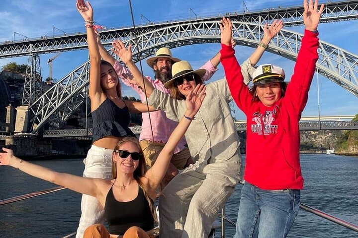 Porto Douro River Classic Boat Tour — 2-Hour Shared Cruise Under Six Bridges photo 6