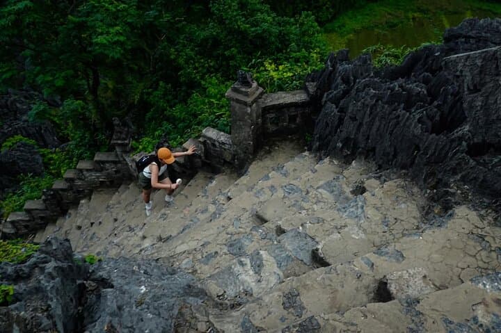 Tam Coc & Mua Cave: Ninh Binh Day Trip from Hanoi with Sunset Party photo 6