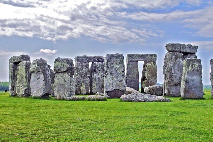 Windsor, Stonehenge & Winchester Private Day Tour from London — Skip-the-Line Entry photo 4