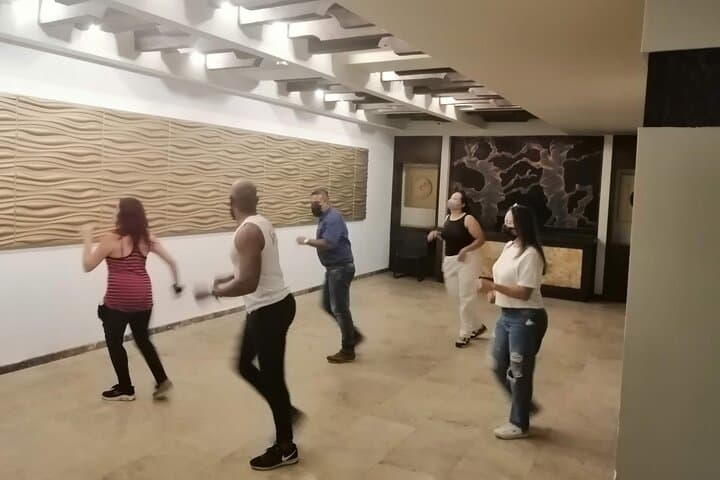 Cali Salsa Class: Learn Caleña Steps in One Hour