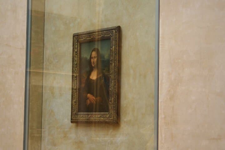 Evening at the Louvre: Skip-the-Line Mona Lisa Tour with Hotel Pickup photo 3