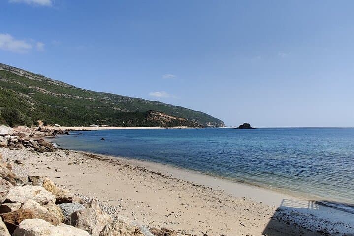 Private Lisbon to Algarve Transfer: Scenic Stops in Arrábida or Évora
