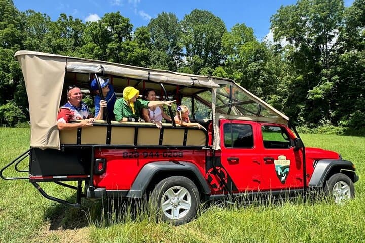 Smoky Mountain Cherokee & Blue Ridge Parkway Jeep Safari: Mile-High Views, Elk Meadows & Waterfalls photo 2