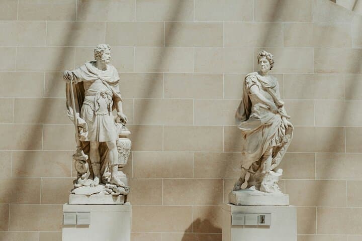 Private Louvre Highlights Tour — 2-Hour Tailored Experience in Paris photo 3