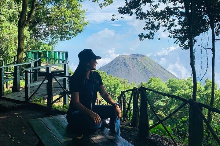 El Salvador Volcano Hike & Maya Ruins: Cerro Verde, Joya de Cerén & San Andrés Combo Tour photo 3