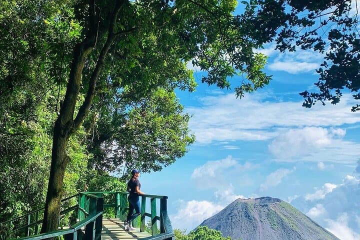 El Salvador Volcano Hike & Maya Ruins: Cerro Verde, Joya de Cerén & San Andrés Combo Tour