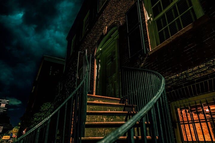 Shadows of Midnight: Ultimate Late-Night Savannah Ghost Tour photo 4