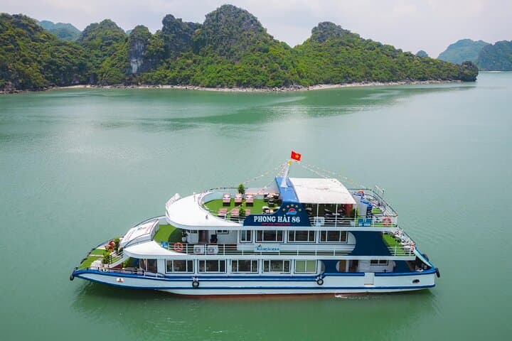 One-Day Ha Long Bay Cruise: Kayak Sung Sot Cave & Titov Island photo 6