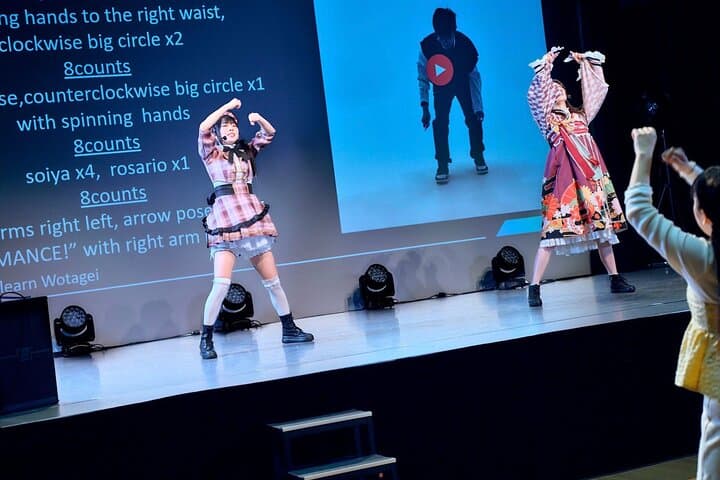 Learn Cyalume (Psyllium) Dance in Tokyo — Illuminated Idol Choreography Workshop photo 3