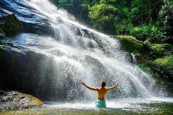 Kuala Lumpur Day Tour: Batu Caves, Selayang Hot Springs & Kanching Falls