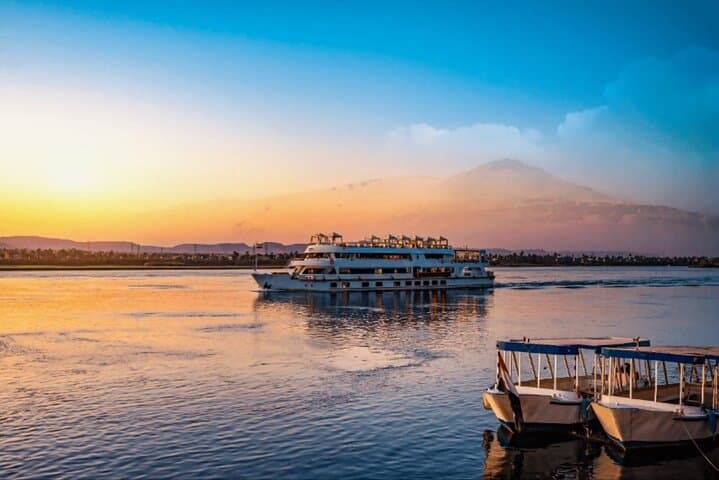 Luxor to Aswan: 5-Day Nile Cruise with Sunrise Hot-Air Balloon
