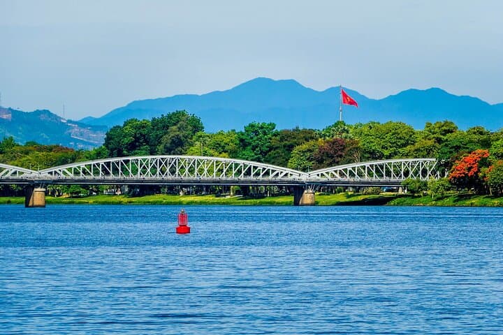 Private Hue Discovery Tour: Imperial City, Royal Tombs & Perfume River Cruise photo 4