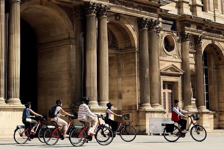 Pedal Through Paris: 3.5-Hour Guided City Highlights Bike Tour photo 4