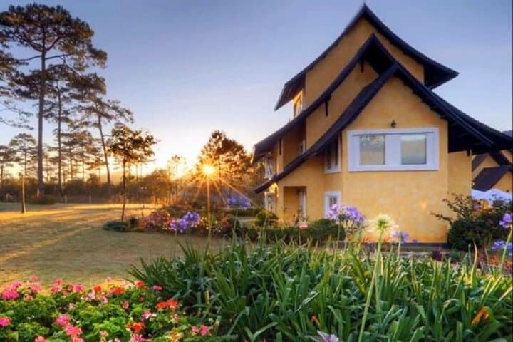 Da Lat Day Trip from Nha Trang: Datanla Falls, Truc Lam & Crazy House photo 4