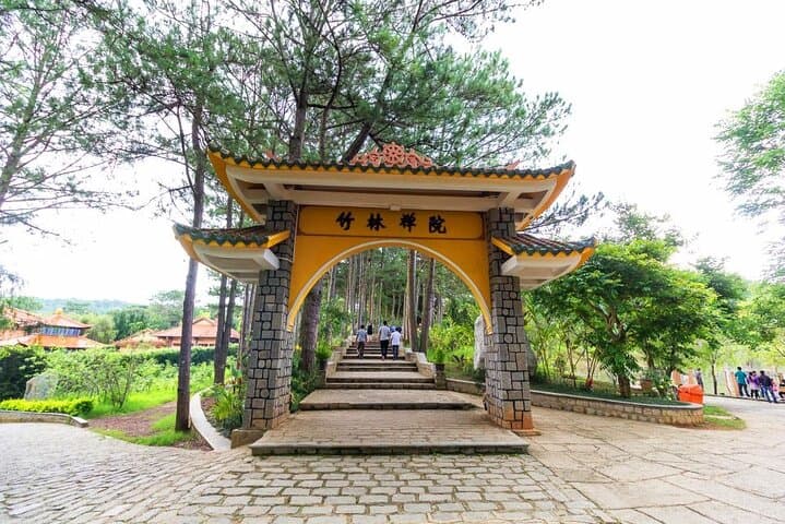 Da Lat Day Trip from Nha Trang: Datanla Falls, Truc Lam & Crazy House photo 5