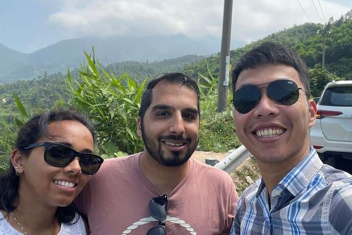 Hue to Hoi An Private Transfer via Hai Van Pass, Lang Co & Marble Mountains