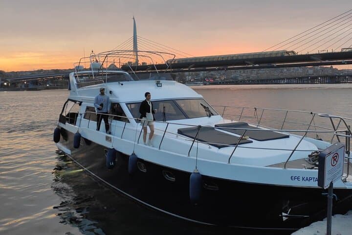 Private Bosphorus Yacht Tour in Istanbul — Noon Yacht Cruise with Snacks photo 2