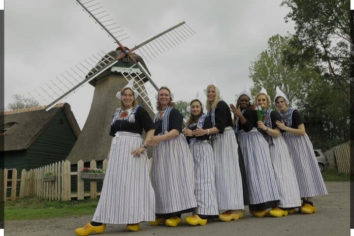 Private Minivan Tour to Zaanse Schans and Volendam from Amsterdam photo 3