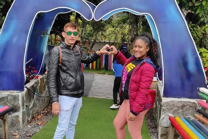 Exploring Las Manos de la Pachamama: Baños' Monumental Art and Viewpoint photo 2