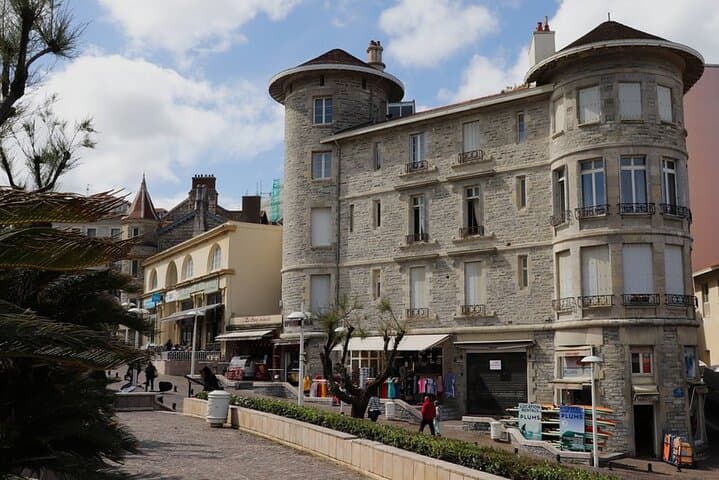 Biarritz Scavenger Hunt & Sights: Self-Guided Walking Tour photo 2