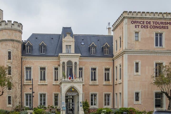 Biarritz Scavenger Hunt & Sights: Self-Guided Walking Tour photo 3