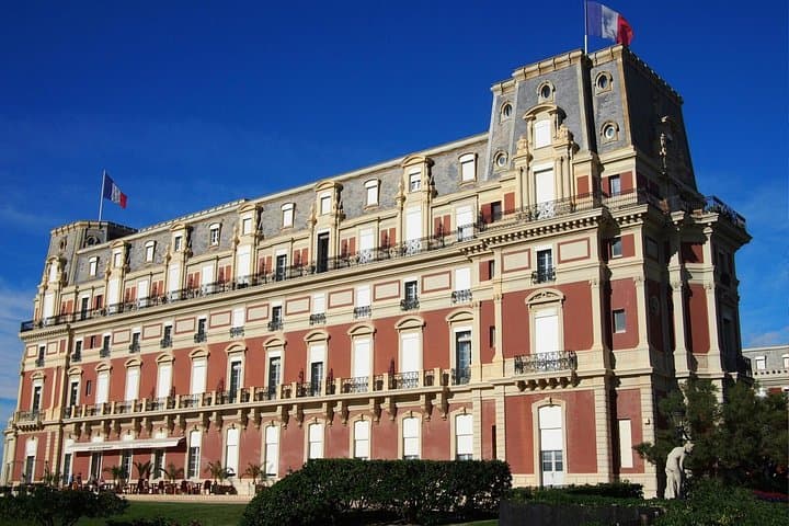 Biarritz Scavenger Hunt & Sights: Self-Guided Walking Tour photo 4