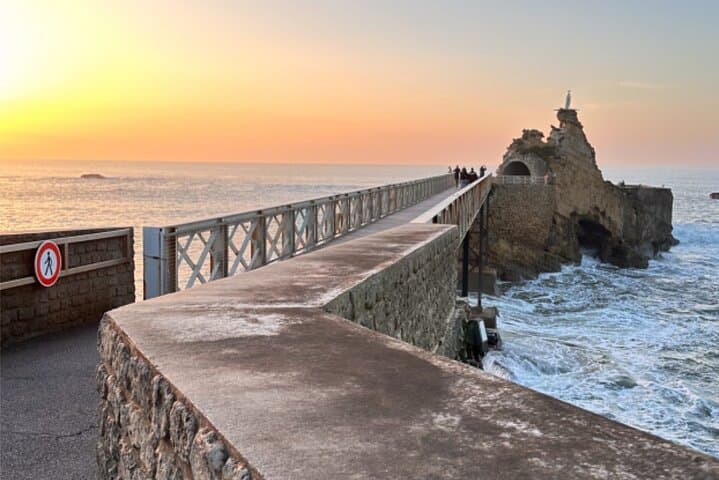 Biarritz Scavenger Hunt & Sights: Self-Guided Walking Tour photo 5
