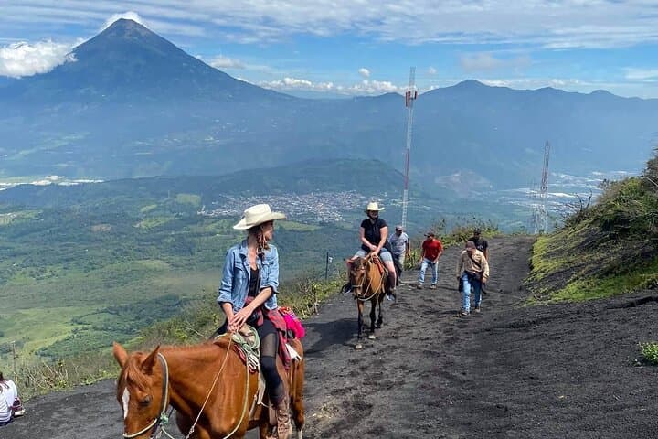 Horseback on Pacaya: Ride Lava Beds and Eat Pizza Cooked on the Volcano photo 6